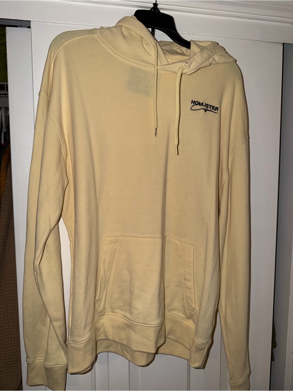 Hollister Men's Pale Yellow Pullover Hoodie